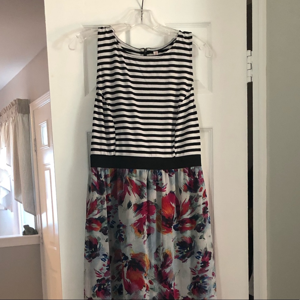 Maxi Dress black and white stripe with flowers
